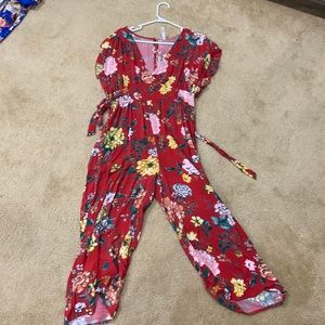 Lightweight jumpsuit with floral design